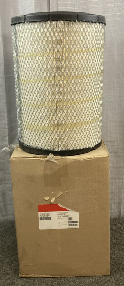 NEW GENUINE FLEETGUARD AF25598 AIR FILTER