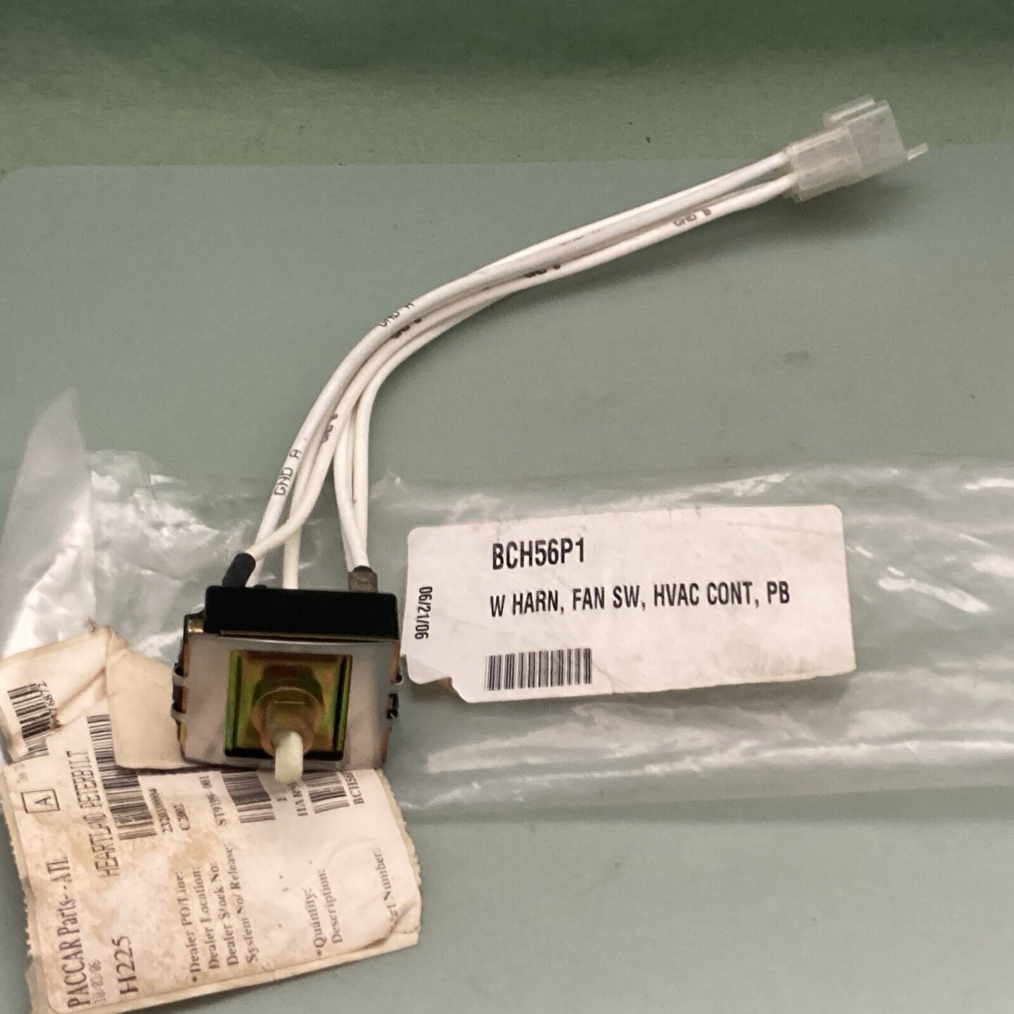 NEW GENUINE PACCAR BCH56P1 FAN SWITCH WIRE HARNESS