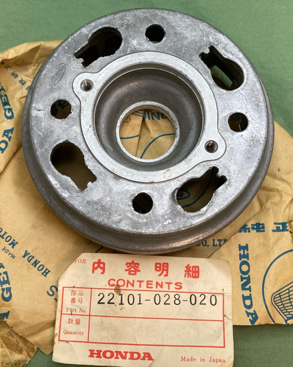 NEW GENUINE HONDA 22101-028-020 CLUTCH (OUTER)