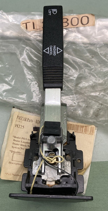 NEW GENUINE PACCAR TL30300 PETERBILT TURN SIGNAL SWITCH