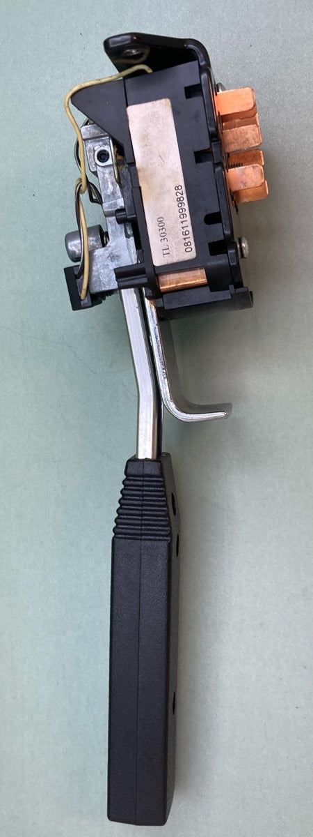 NEW GENUINE PACCAR TL30300 PETERBILT TURN SIGNAL SWITCH