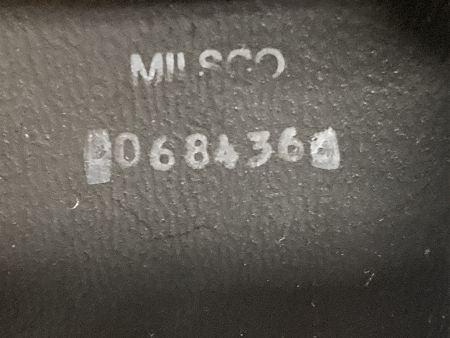 NEW GENUINE HARLEY DAVIDSON 52416-99 FLSTS BUCKET SEAT WITH BLACK TRIM HERITAGE