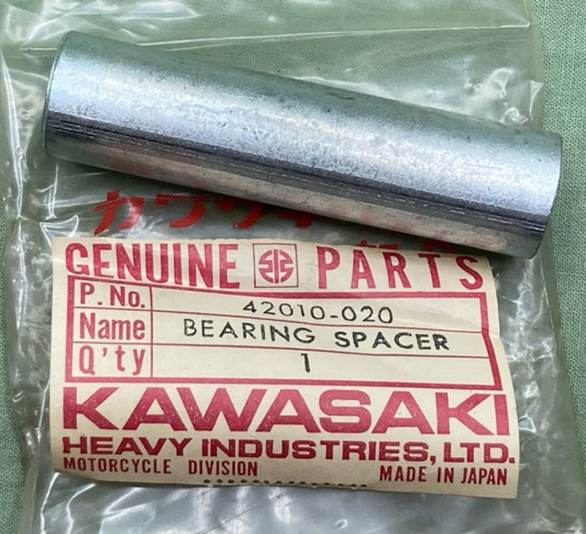 NEW GENUINE KAWASAKI 42010-020 SPACER-BEARING