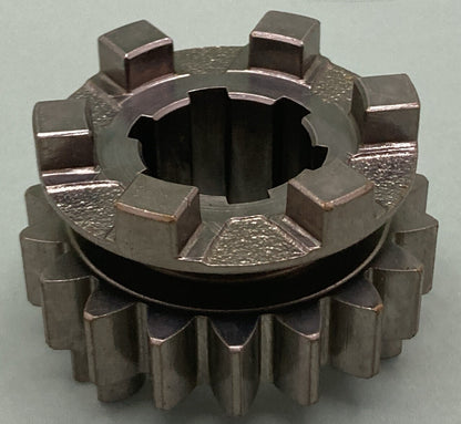 NEW GENUINE KAWASAKI 13135-009 4TH GEAR-OUTPUT 18 T