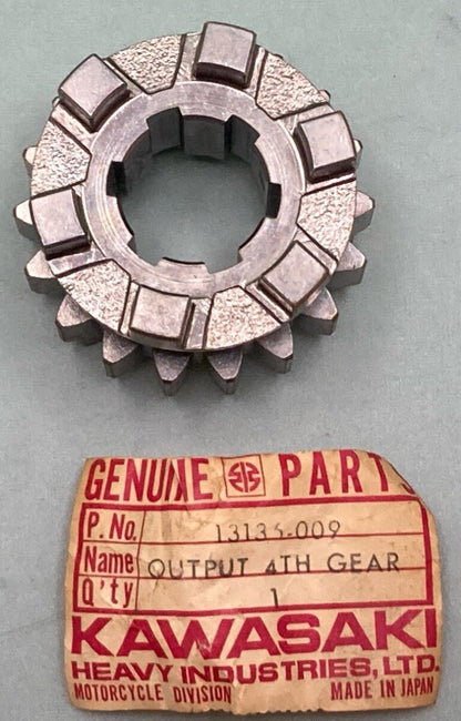 NEW GENUINE KAWASAKI 13135-009 4TH GEAR-OUTPUT 18 T