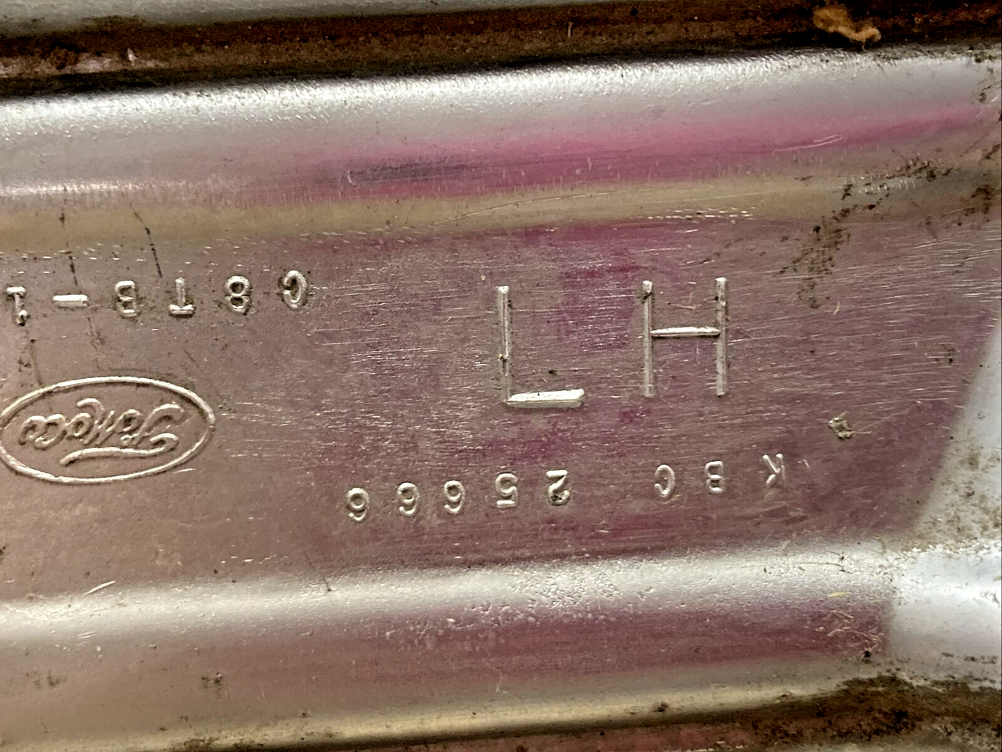 FORD F100 LH C8TB-16721-A / RH C8TB-16720-A HOODSIDE EMBLEMS 67-72