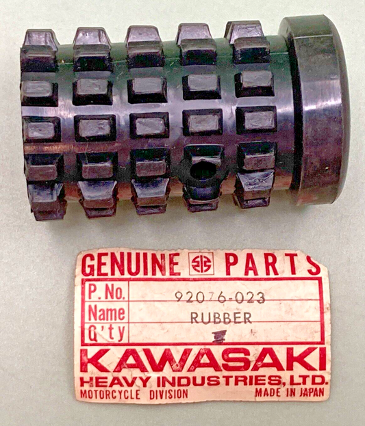 NEW GENUINE KAWASAKI 92076-023 RUBBER FOOTREST