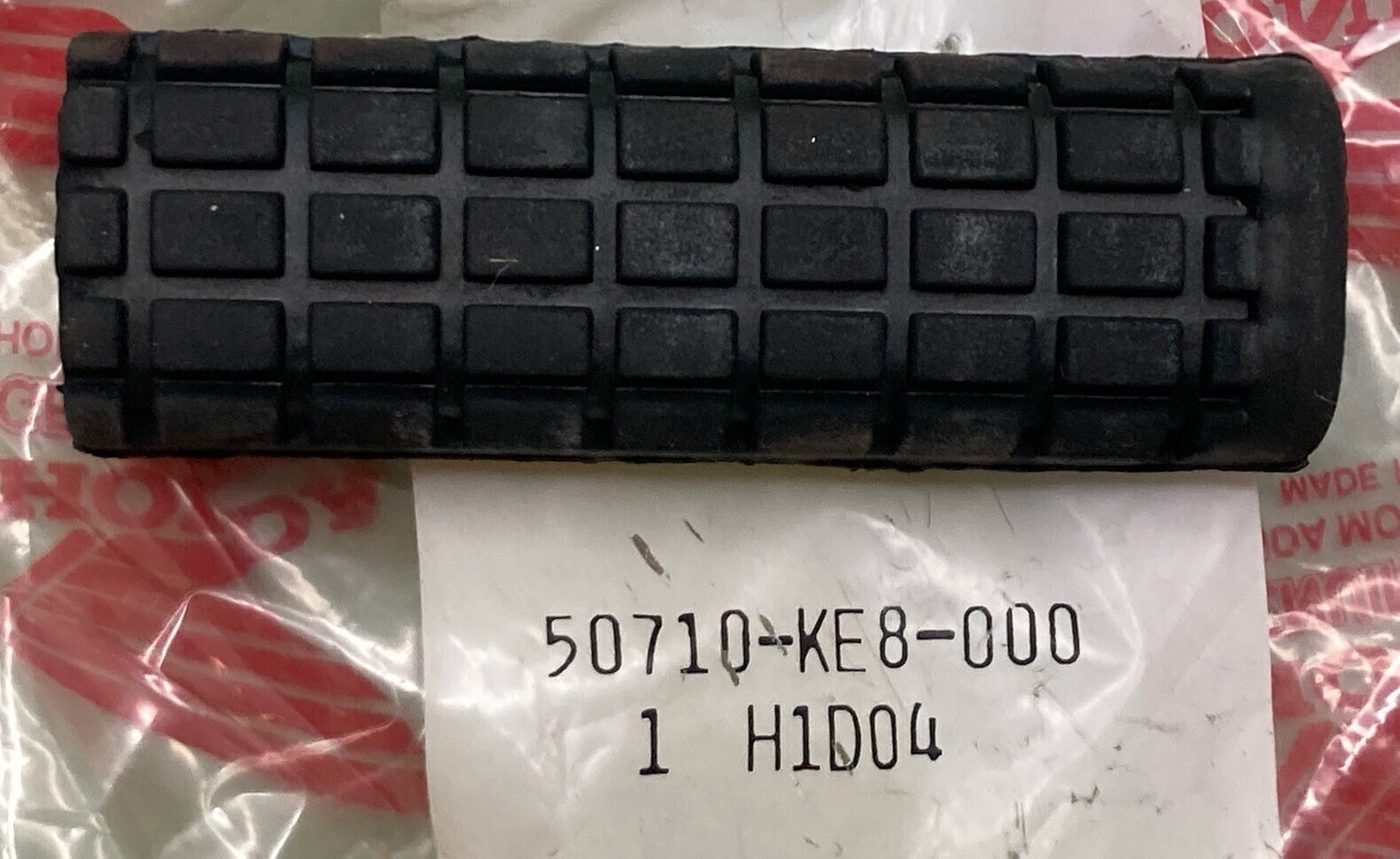 NEW GENUINE HONDA 50710-KE8-000 PILLION STEP RUBBER