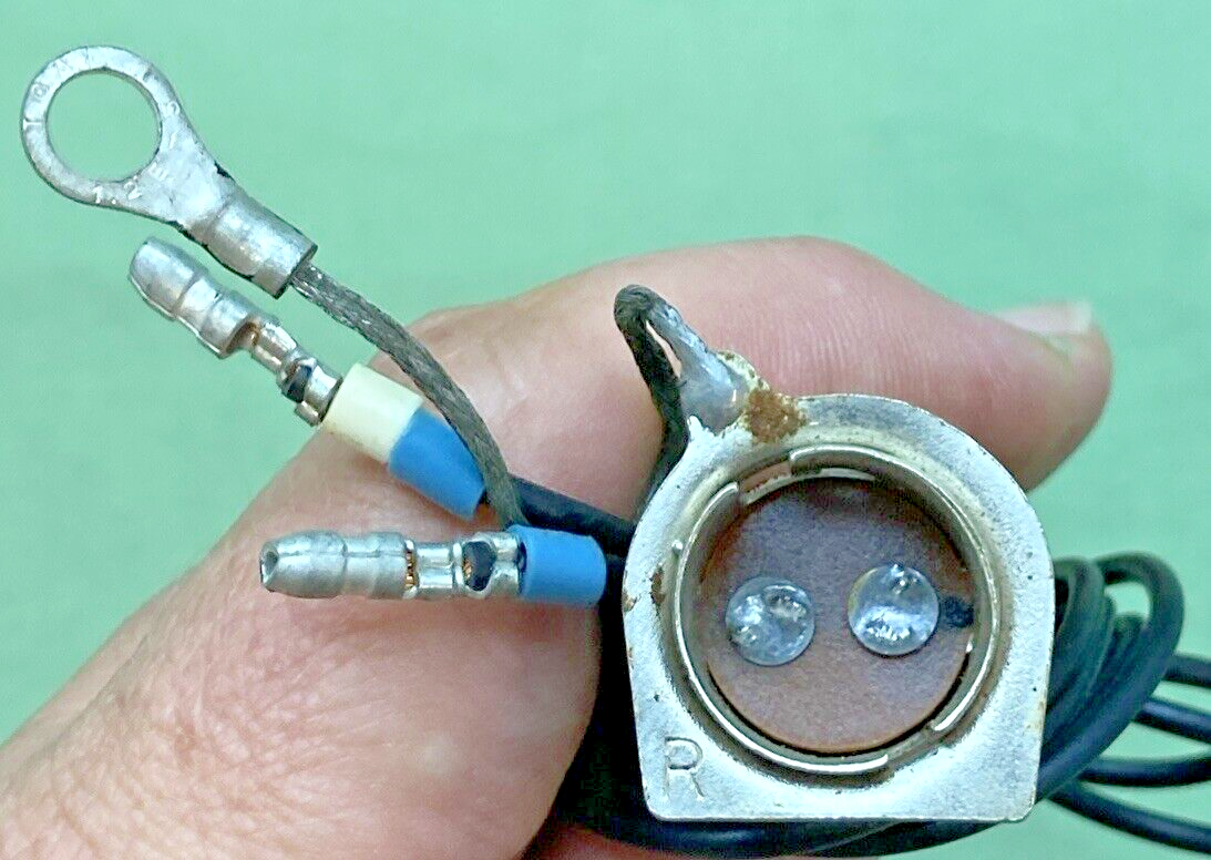 NEW GENUINE HONDA 33402-341-702 SOCKET, R. FR. TURN SIGNAL