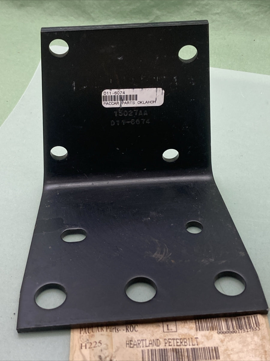 NEW PACCAR D11-6074 BRACKET-FUEL FILTER STL