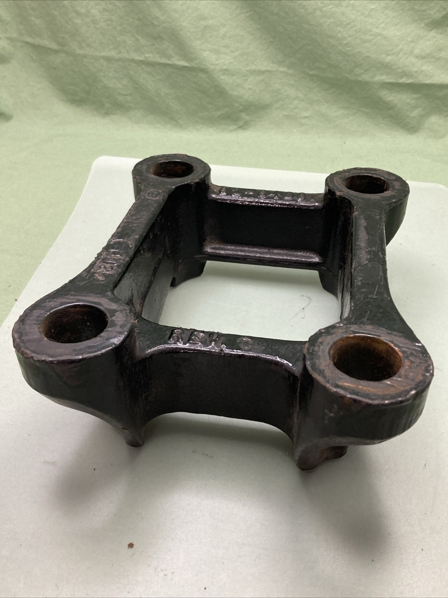 PETERBILT 03-04901 BRACKET-AXLE CLAMP AIR LEAF