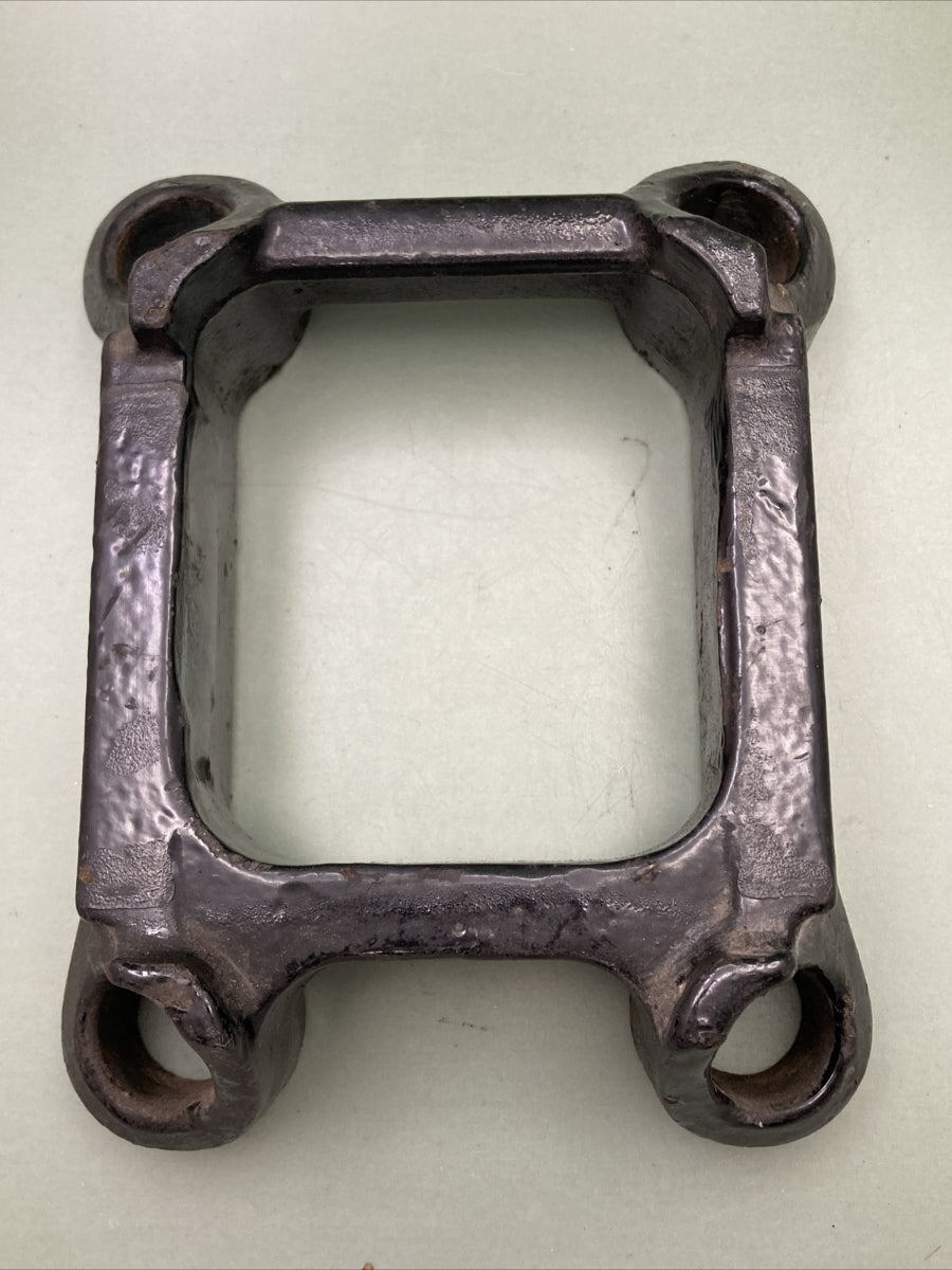 PETERBILT 03-04901 BRACKET-AXLE CLAMP AIR LEAF