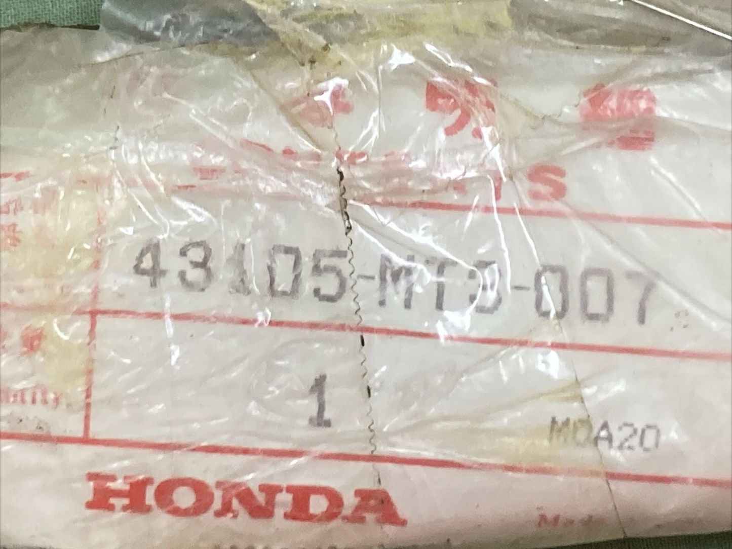 NEW GENUINE HONDA 43105-MT3-007 REAR BRAKE PAD A