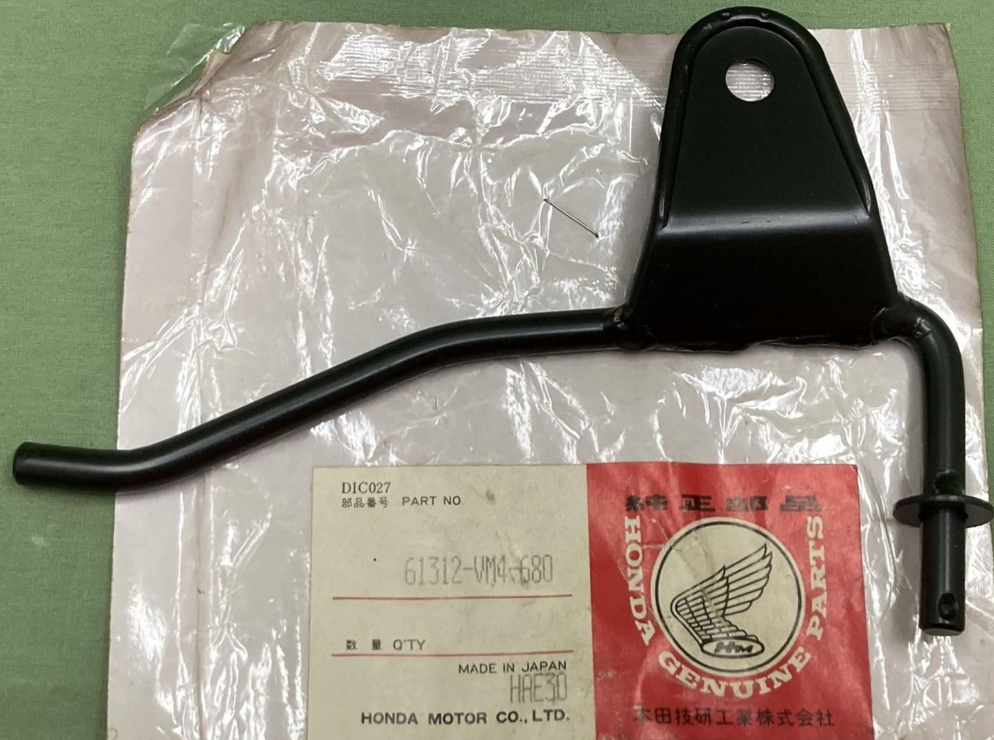 NEW GENUINE HONDA 61312-VM4-680 BRACKET LEFT HEADLIGHT CASE