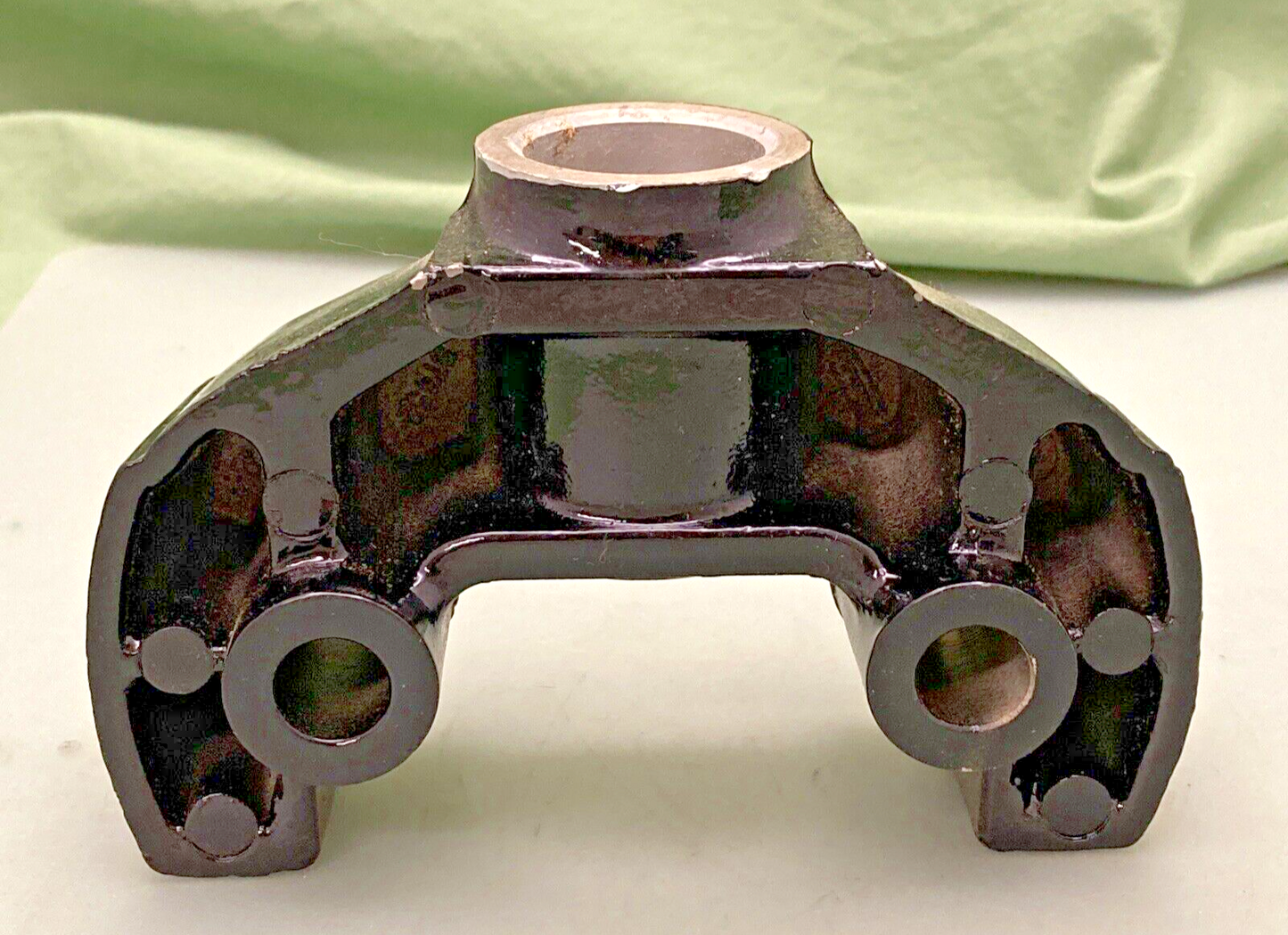 NEW MERCURY QUICKSILVER 57452 YOKE CLAMP SWIV BRK BOT 35-45 50 60 70HP