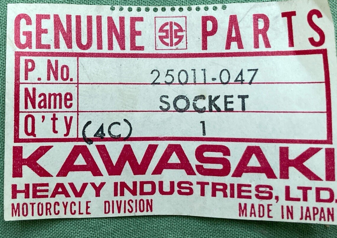 NEW GENUINE KAWASAKI 25011-047 SOCKET SPEEDOTACHO
