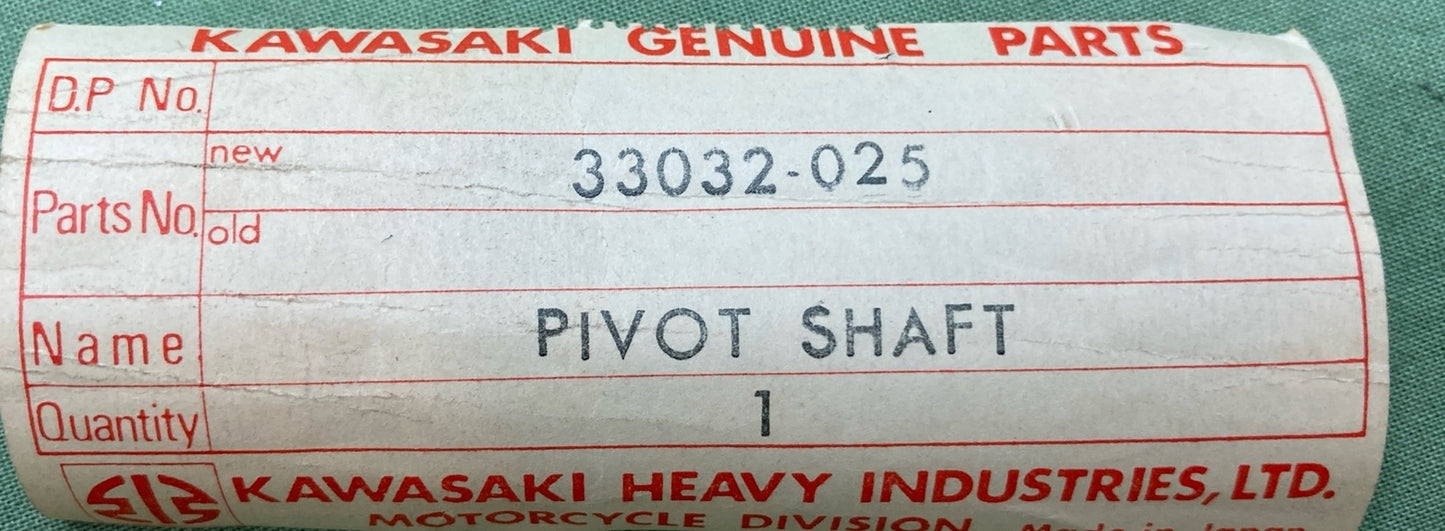 NEW GENUINE KAWASAKI 33032-025 SHAFT-SWING ARM PIVO