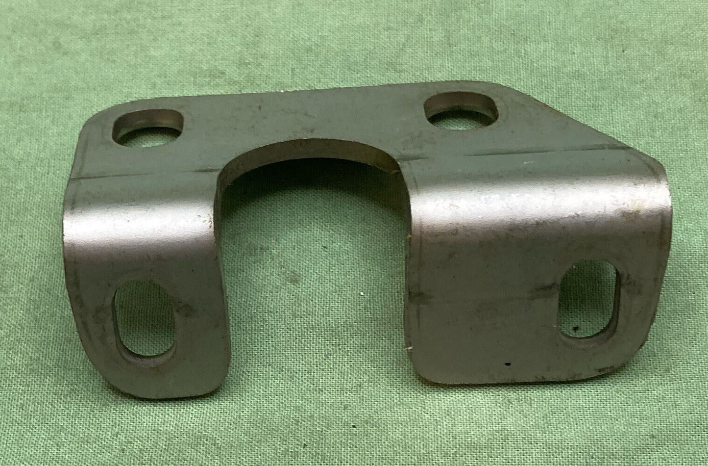 NEW GENUINE KAWASAKI 11034-3002  BRACKET, CARBURETOR