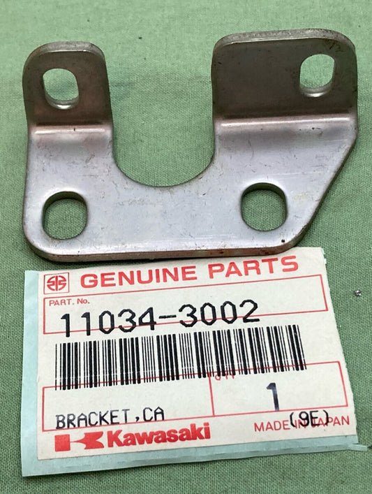 NEW GENUINE KAWASAKI 11034-3002  BRACKET, CARBURETOR