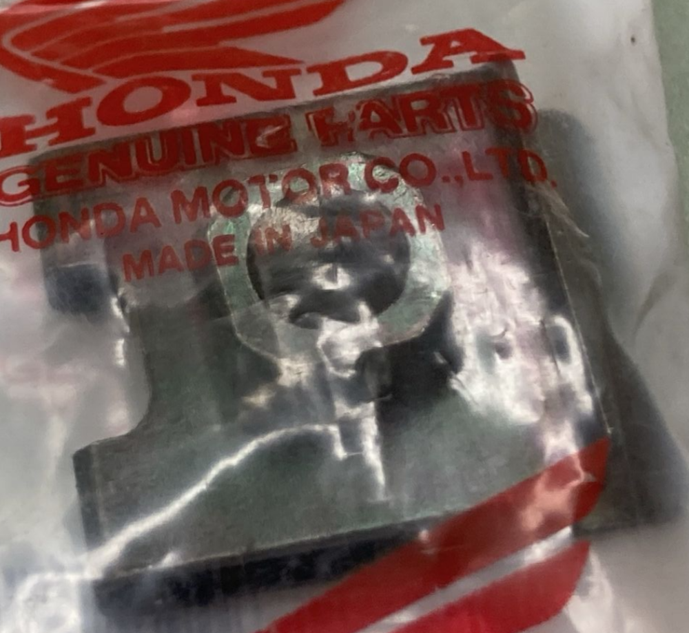 NEW GENUINE HONDA 80105-KC5-000 CLIP NUT MUFFLER