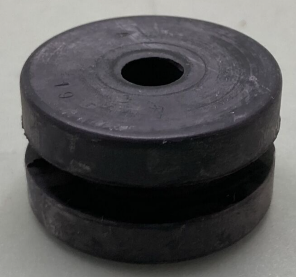 NEW GENUINE HONDA 81246-463-770 SADDLEBAG SETTING RUBBER A