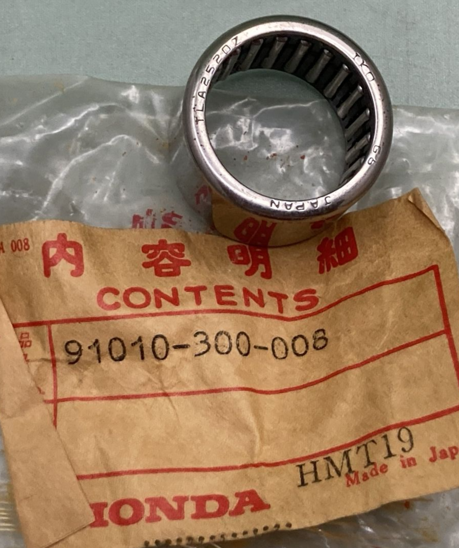 NEW GENUINE HONDA 910-300-008 BEARING NEEDLE 25X32X20 CLUTCH