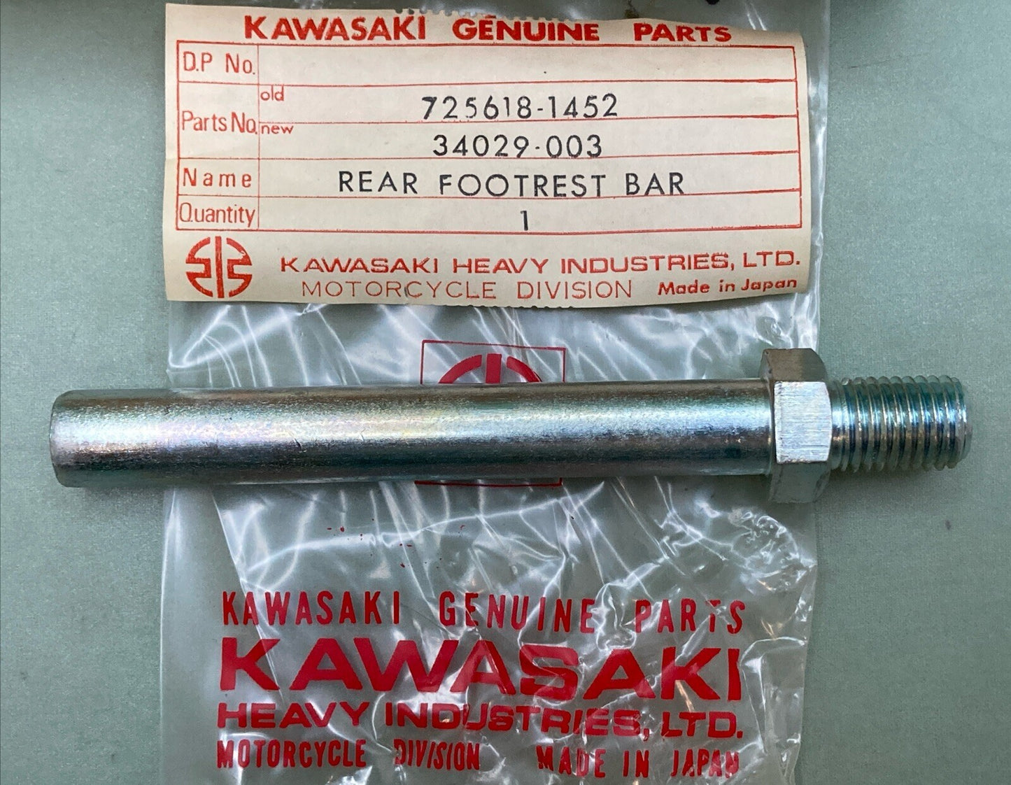QTY 2 NEW GENUINE KAWASAKI 34029-004 FOOTREST REAR | OLD JIS THREAD