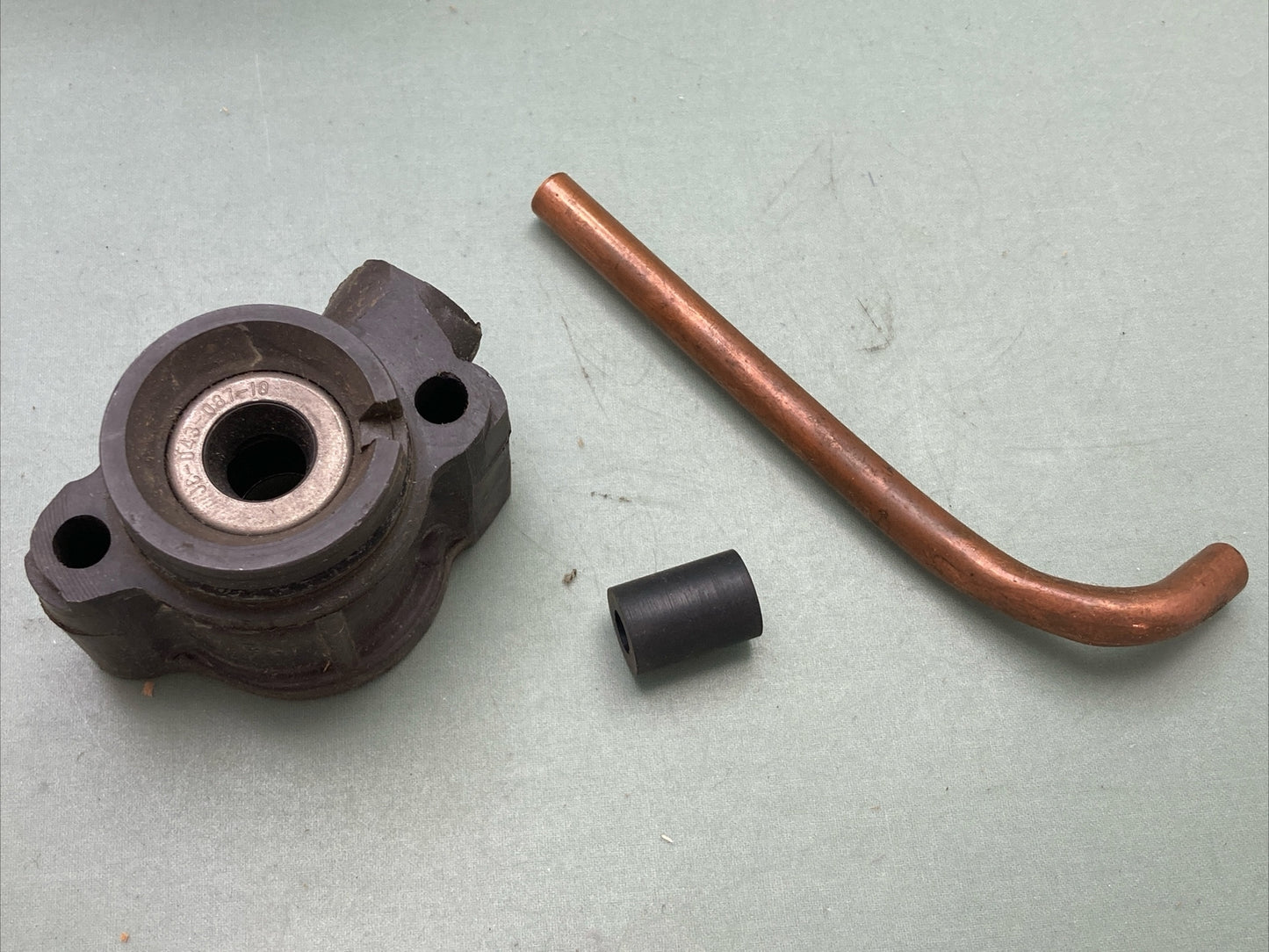 NEW GENUINE MERCURY QUICKSILVER 46-33077A1 HOUSING ASSEMBLY