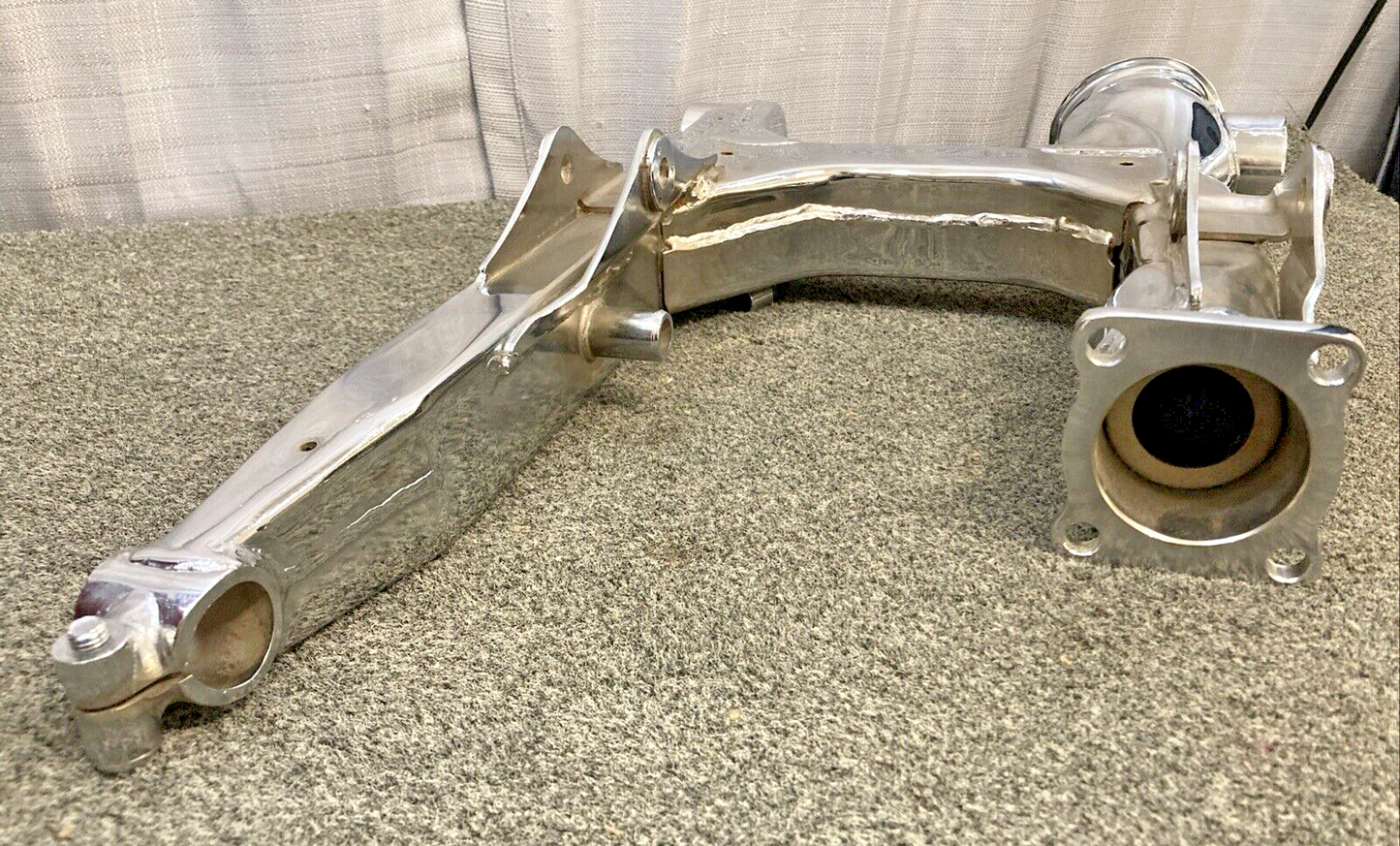 NEW YAMAHA 26H-W2211-00-35 CHROME REAR ARM COMP VENTURE XVZ1200 1985-1992