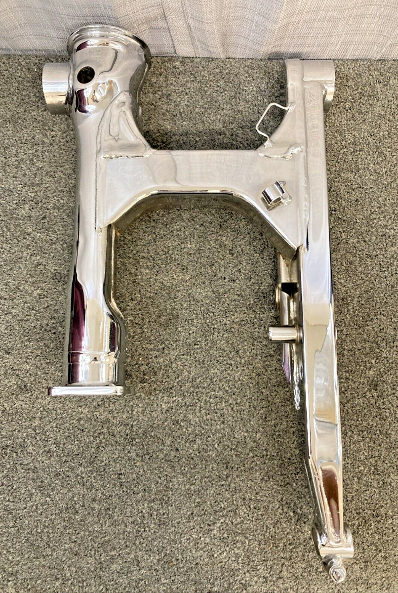NEW YAMAHA 26H-W2211-00-35 CHROME REAR ARM COMP VENTURE XVZ1200 1985-1992