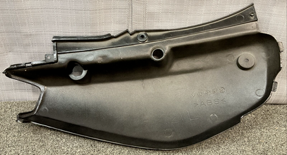 NEW GENUINE YAMAHA 4VP-XF172-31-P8 COVER SIDE 2