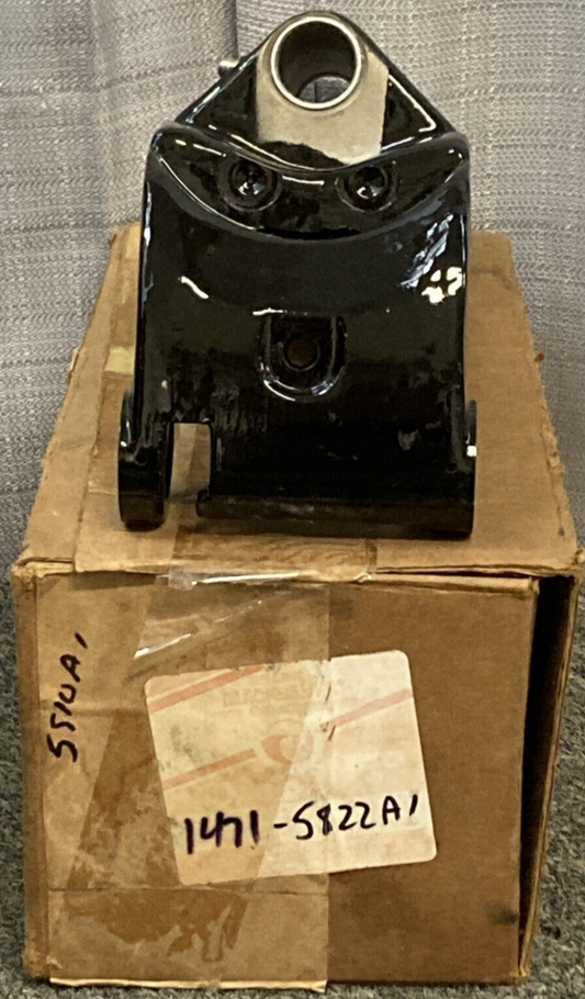 NEW GENUINE MERCURY QUICKSILVER 1471-5822A1 SWIVEL BRACKET OUTBOARD 4-9.8 40 HP