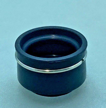 QTY 2 NEW GENUINE KAWASAKI 92049-017 OIL SEAL, VALVE