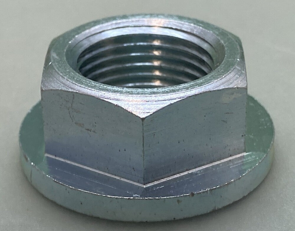 NEW GENUINE KAWASAKI 92015-1049 NUT, FLANGED, 18MM SUPERSEDED 92015-2186