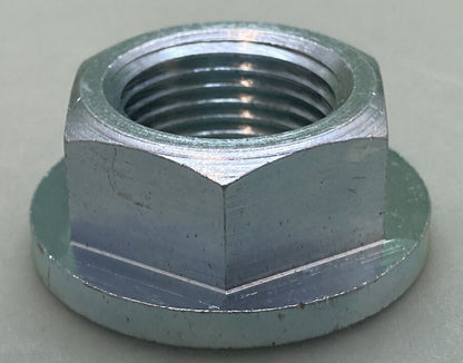 NEW GENUINE KAWASAKI 92015-1049 NUT, FLANGED, 18MM SUPERSEDED 92015-2186