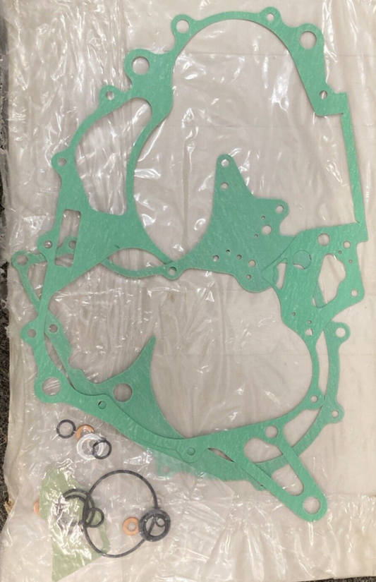 NEW GENUINE HONDA 061B1-HC0-T00 GASKET SET - SEE PHOTOS - 2 GASKETS