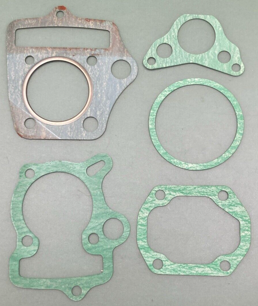 NEW GENUINE HONDA 06110-098-T70 GASKET SET - SEE PHOTOS FOR PARTS INCLUDED