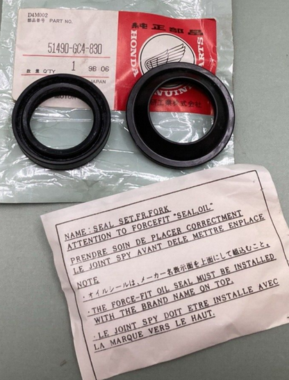 NEW GENUINE HONDA 51490-GC4-830 FORK SEAL SET
