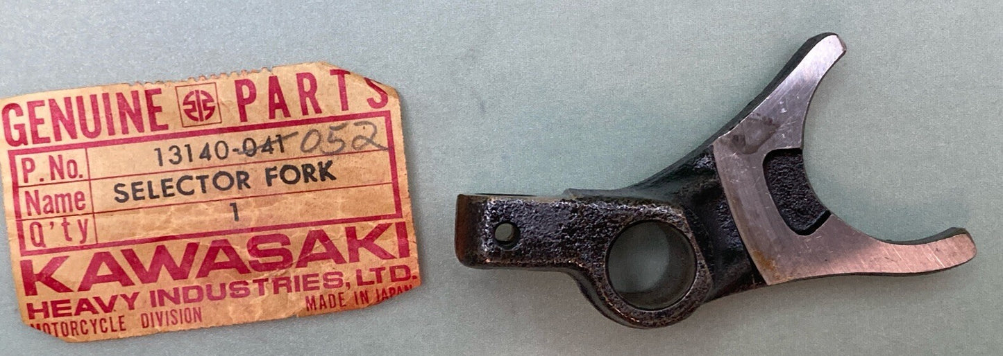 NEW GENUINE KAWASAKI 13140-041 SELECTOR FORK SUPERSEDE 13140-052
