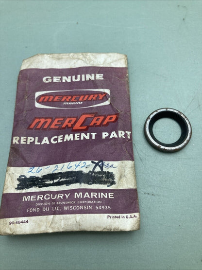 NEW GENUINE MERCURY 26-21642 OIL SEAL