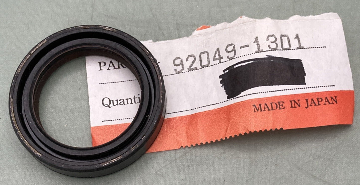 NEW REPLACES KAWASAKI 92049-1301 OIL SEAL CRANKCASE