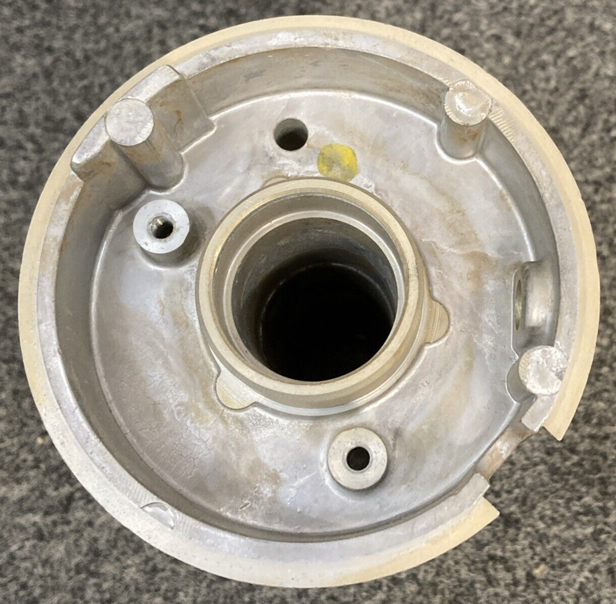 NEW GENUINE MERCURY QUICKSILVER 337-4479 DIS HSNG ADAPT VER LINK OUTBOARD 80HP
