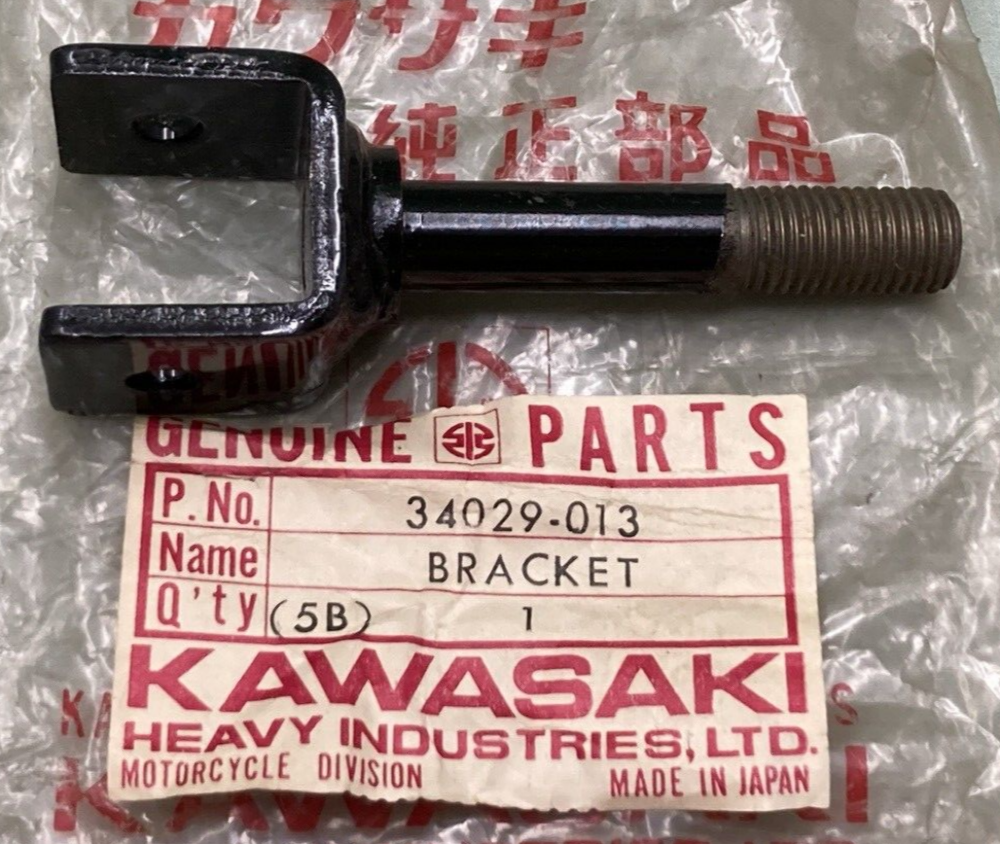 NEW GENUINE KAWASAKI 34029-013 BRACKET REAR FOOTREST