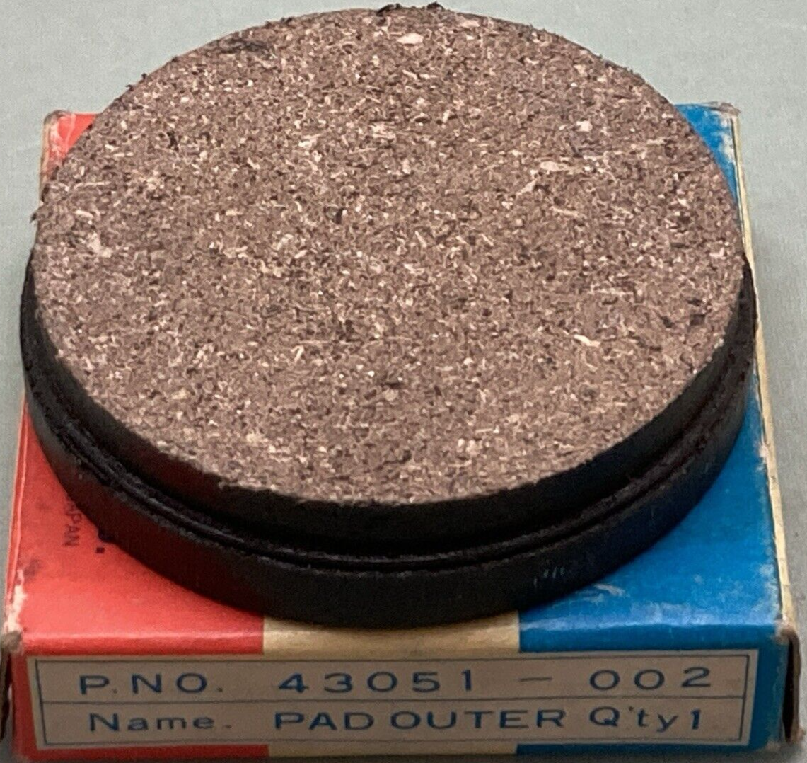 NEW GENUINE KAWASAKI 43051-002 OUTER 43050-003 INNER BRAKE PAD SET