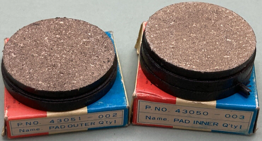 NEW GENUINE KAWASAKI 43051-002 OUTER 43050-003 INNER BRAKE PAD SET