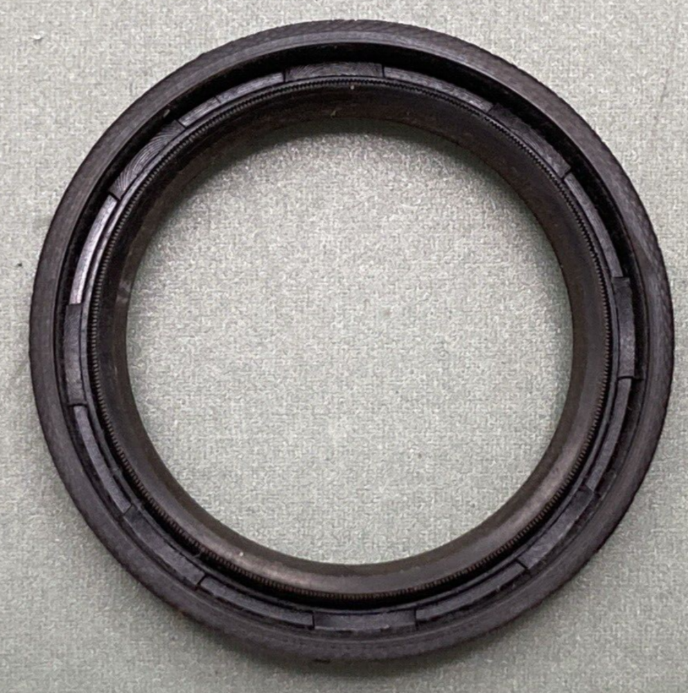 NEW GENUINE KAWASAKI 92050-032 OIL SEAL