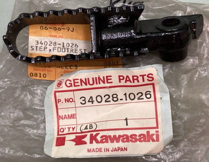 NEW GENUINE KAWASAKI 34028-1026 STEP FOOTREST LEFT