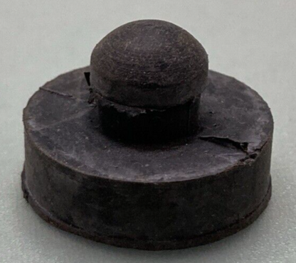 NEW GENUINE KAWASAKI 92075-094 DAMPER RUBBER BRACKET