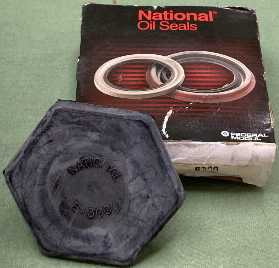 NEW GENUINE FEDERAL MOGUL OIL SEAL B300 Cap Plug