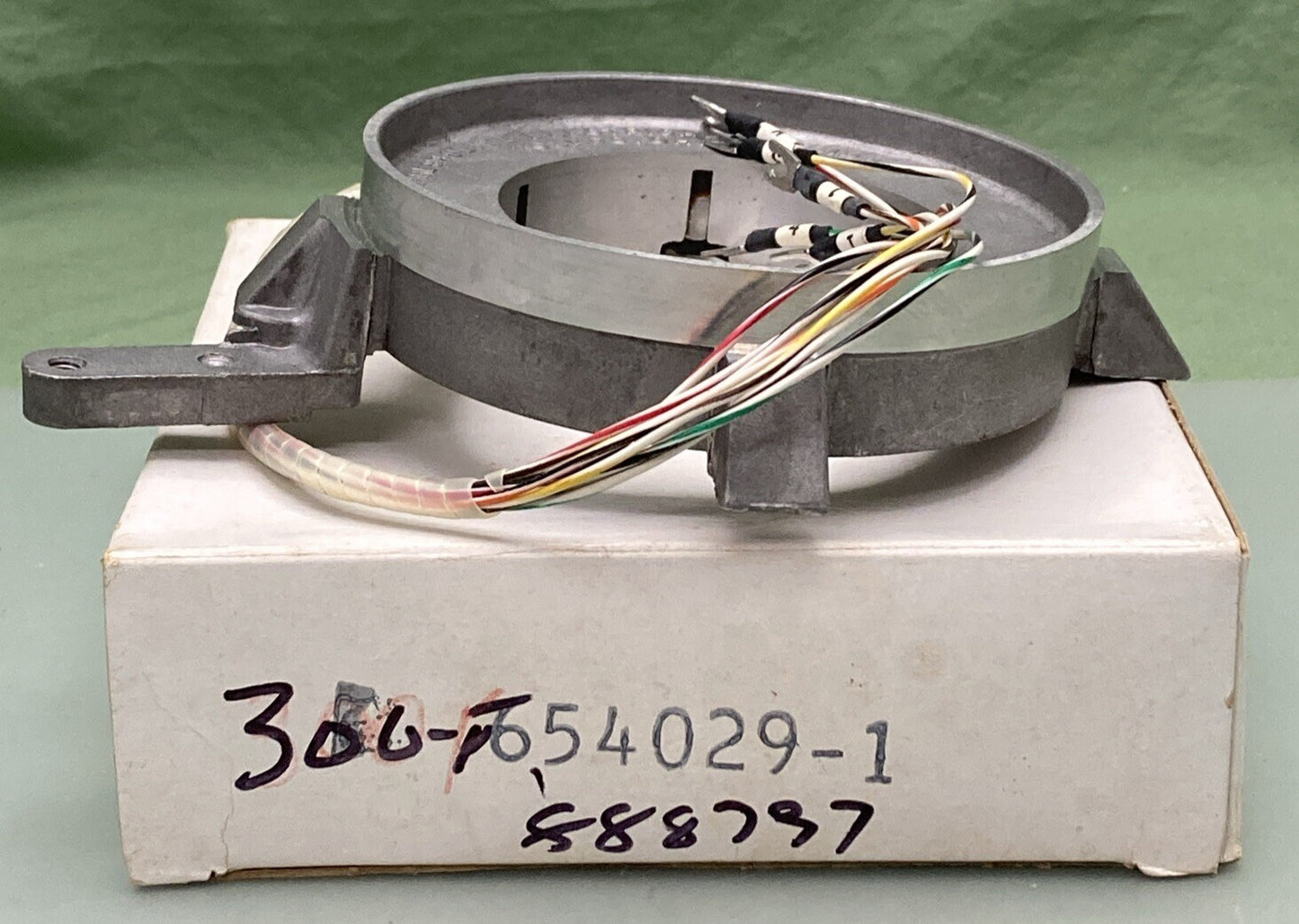 NEW REPLACES MERCURY QUICKSILVER 300-F654029-1 TRIG ASM ECL COM OUTBOARD 125HP